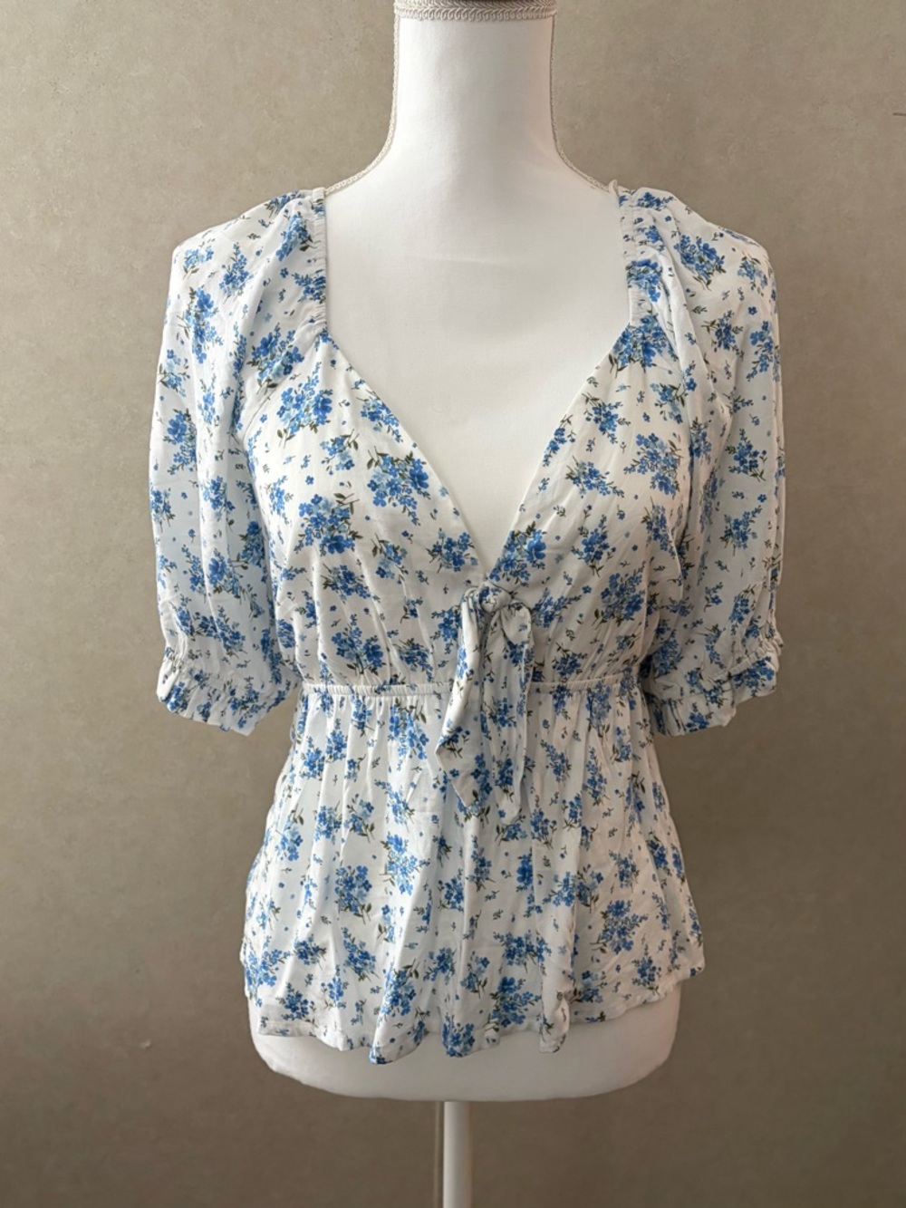 Tie-Front Floral Peasant Blouse in White and Blue